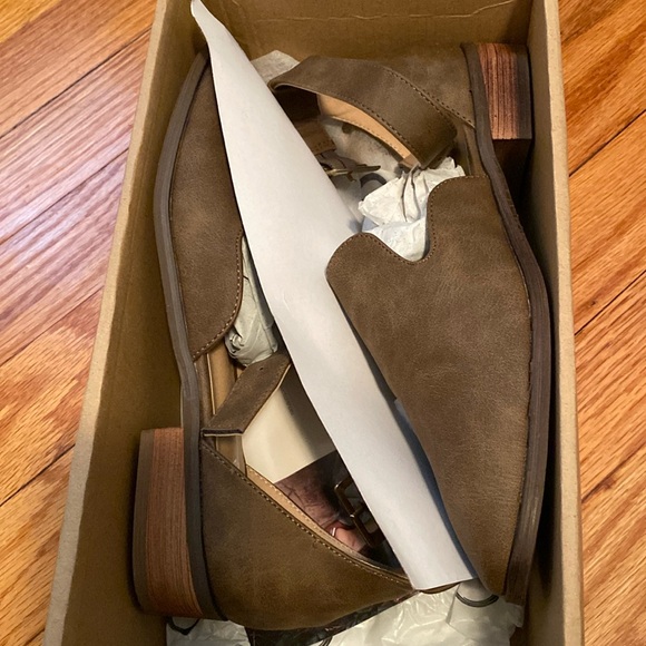 Journee Collection Loreta - Picture 5 of 8